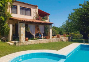 Villa Skine with private pool and lush garden